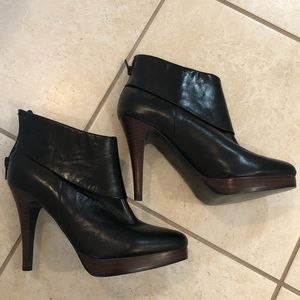 Steve Madden leather black ankle booties